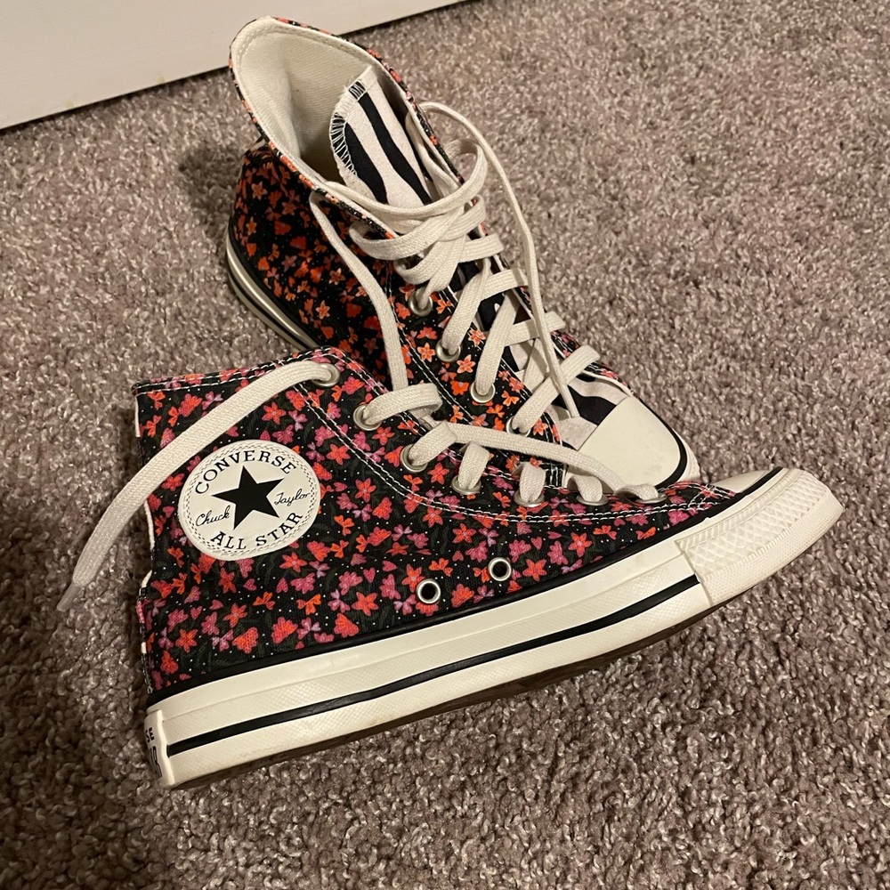Converse - Picture 4 of 7
